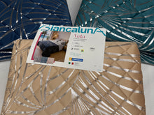 Carica l'immagine nel visualizzatore di Gallery, Biancaluna Trapuntino leggero Vela Velvet dreams effetto vellutto esterno Magazzinieuropa