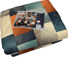 Carica l'immagine nel visualizzatore di Gallery, Caleffi Trapunta italiana 300gr invernale 260x260 metà prezzo fine serie Magazzinieuropa