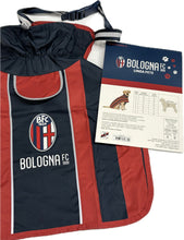 Carica l'immagine nel visualizzatore di Gallery, Ecostostone arl Mantellina cani del BFC1909 del Bologna calcio Ufficiale impermeabile tutte le taglie e peso 2026 Magazzinieuropa