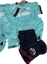 Carica l'immagine nel visualizzatore di Gallery, Macron Terza Maglia Bologna BFC M25/26 HOME SHIRT SS SR NS/NS Ufficiale BOLOGNA BFC1909 Magazzinieuropa
