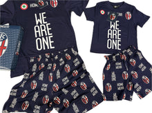 Carica l'immagine nel visualizzatore di Gallery, Official Product Bologna T-shirt Bologna BFC1909 Ufficiale  100% cotone con short  collezione ufficiale We are One 26’ Magazzinieuropa