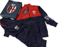 Carica l&#39;immagine nel visualizzatore di Gallery, Sabor Tuta del Bologna Calcio BFC 1909 bimbo e ragazzo collezione 2026 Magazzinieuropa